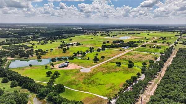 2.23 Acres of Residential Land for Sale in Bowie, Texas