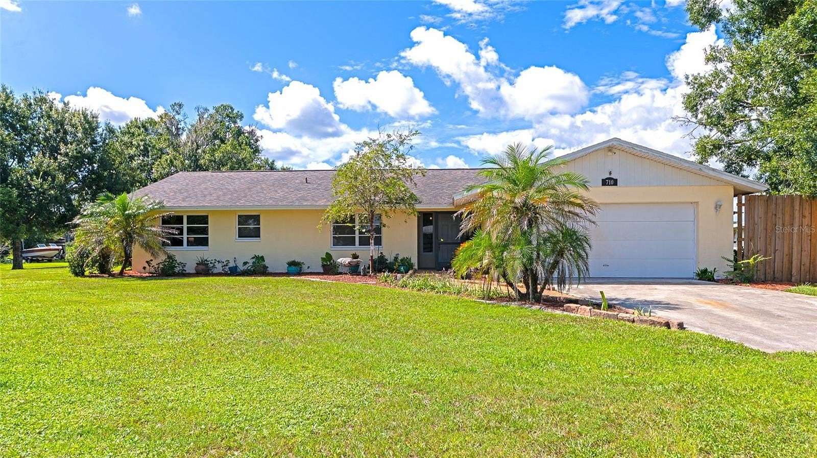 4.5 Acres of Land with Home for Sale in Sarasota, Florida