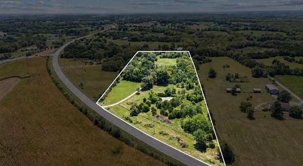 10.1 Acres of Land with Home for Sale in Tonganoxie, Kansas