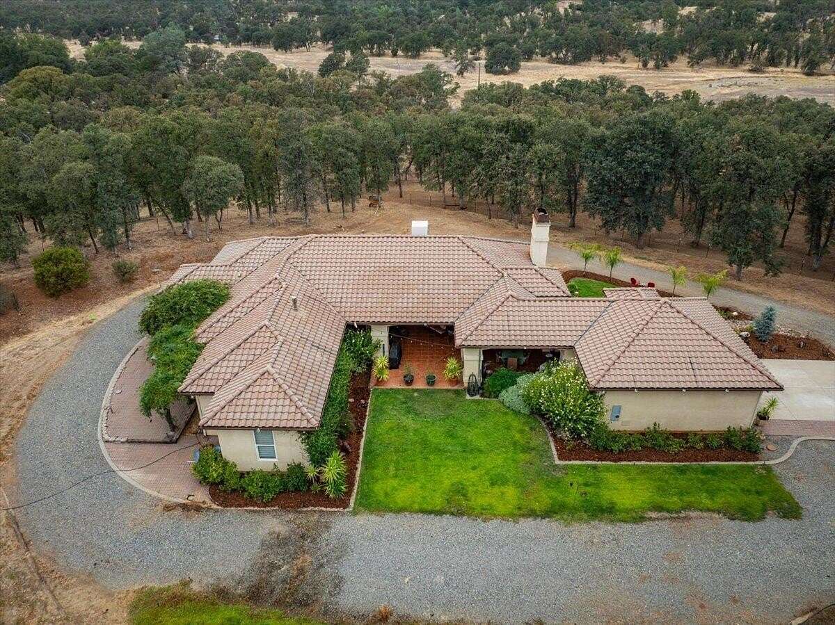 16.7 Acres of Land with Home for Sale in Cottonwood, California