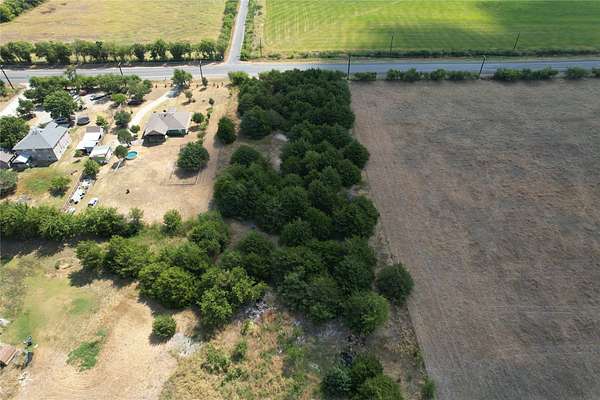 1.12 Acres of Residential Land for Sale in Whitewright, Texas