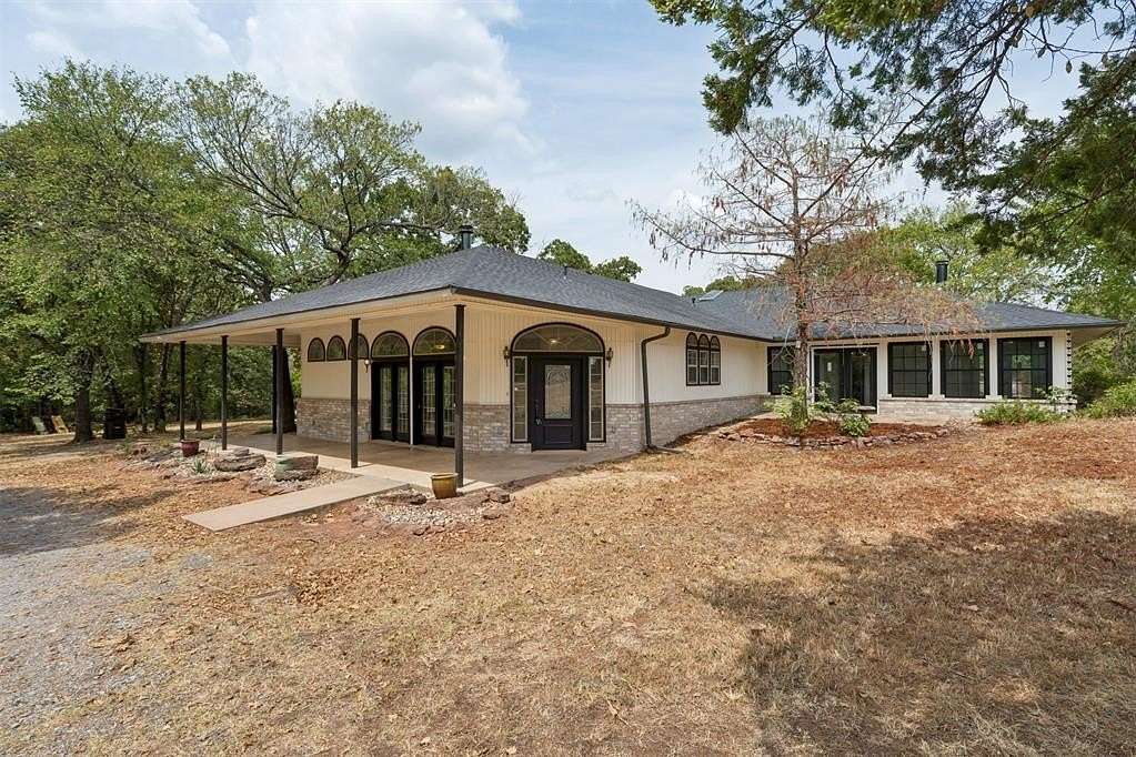 10.3 Acres of Land with Home for Sale in Luther, Oklahoma