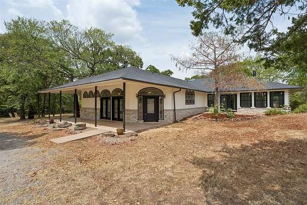 10.3 Acres of Land with Home for Sale in Luther, Oklahoma