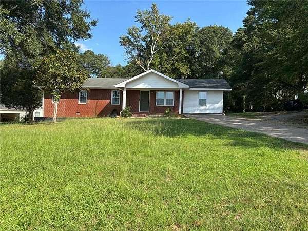 2.39 Acres of Land with Home for Lease in Bethlehem, Georgia
