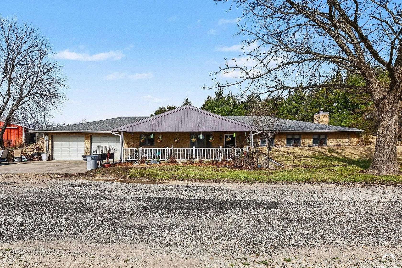 19 Acres of Land with Home for Sale in Linwood, Kansas