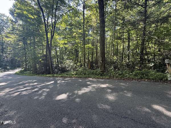 0.86 Acres of Residential Land for Sale in Greeneville, Tennessee