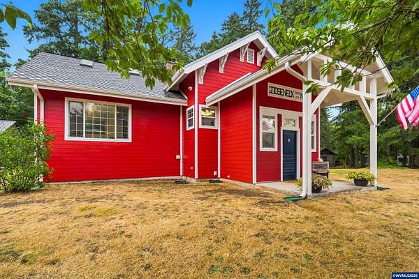 5 Acres of Land with Home for Sale in Sheridan, Oregon