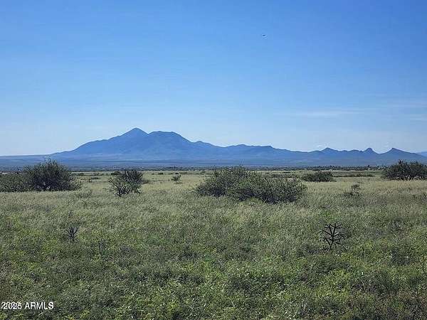 7.4 Acres of Land for Sale in Hereford, Arizona
