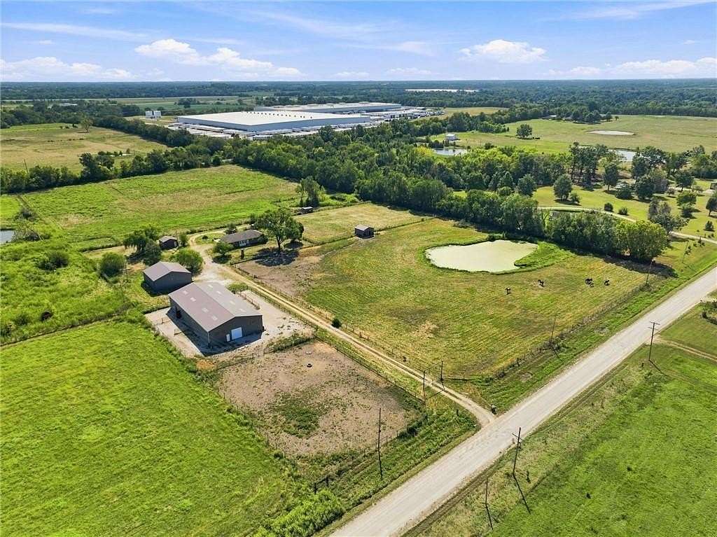 12 Acres of Land with Home for Sale in Harrisonville, Missouri