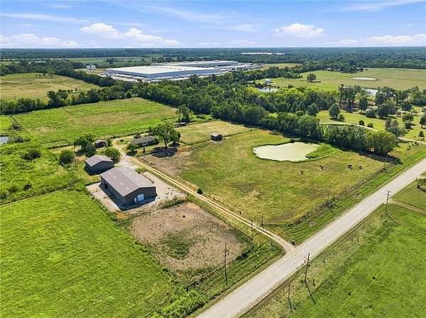 12 Acres of Land with Home for Sale in Harrisonville, Missouri