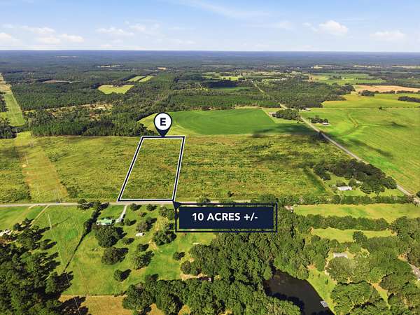 10 Acres of Residential Land for Sale in DeFuniak Springs, Florida