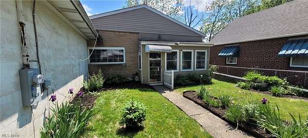 1.5 Acres of Land with Home for Sale in Akron, Ohio