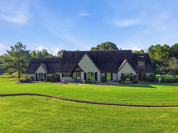 17.7 Acres of Recreational Land with Home for Sale in Greenbrier, Arkansas