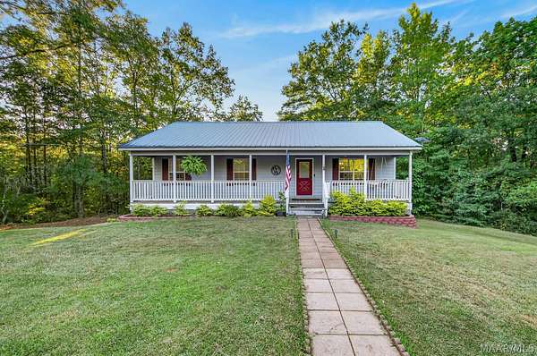 20.5 Acres of Recreational Land with Home for Sale in Eclectic, Alabama