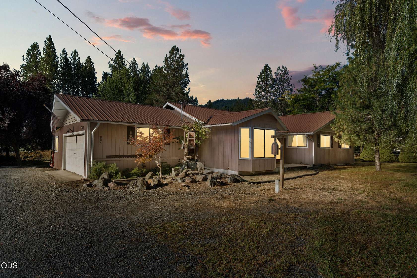 2.89 Acres of Land with Home for Sale in Rogue River, Oregon
