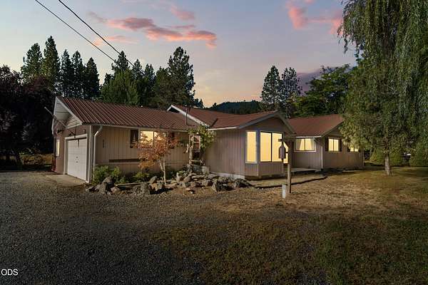 2.89 Acres of Land with Home for Sale in Rogue River, Oregon