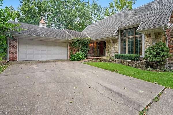 10 Acres of Land with Home for Sale in Lee's Summit, Missouri