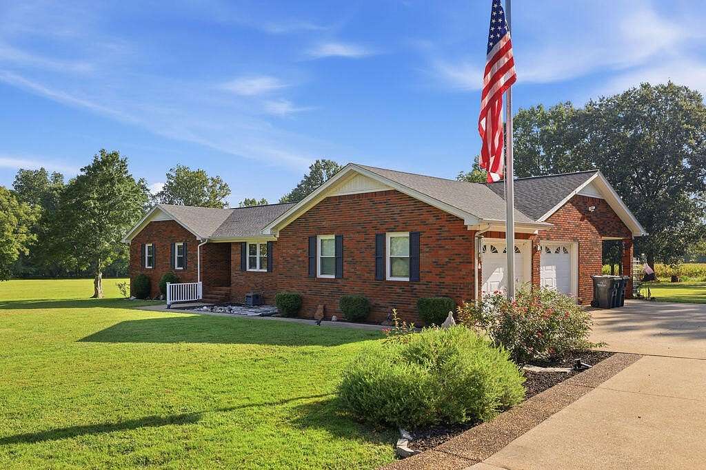 6.39 Acres of Land with Home for Sale in Paducah, Kentucky