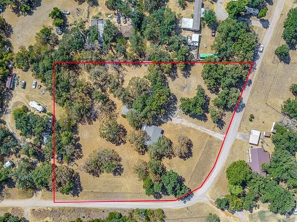 2.56 Acres of Land with Home for Sale in Guthrie, Oklahoma