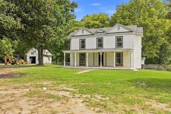 10.4 Acres of Land with Home for Sale in Mechanicsville, Virginia