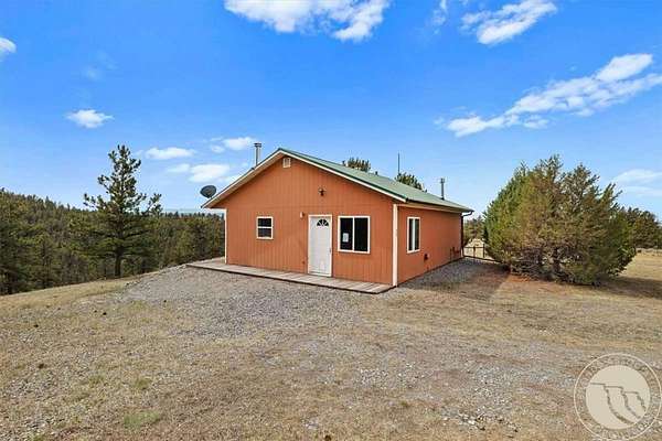 19 Acres of Improved Land for Sale in Columbus, Montana