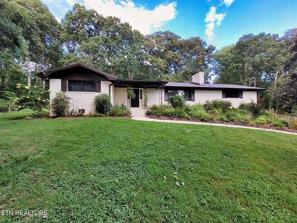 2 Acres of Land with Home for Sale in Lenoir City, Tennessee