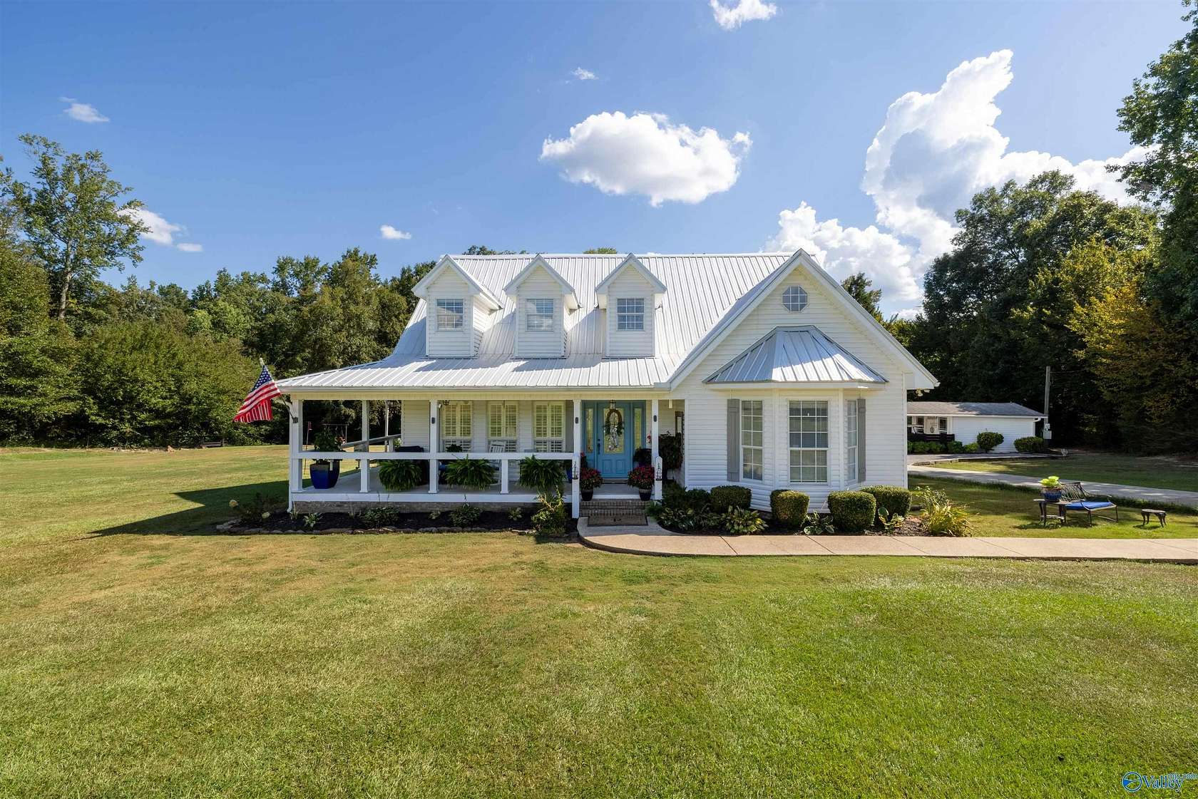 3.3 Acres of Land with Home for Sale in Hamilton, Alabama