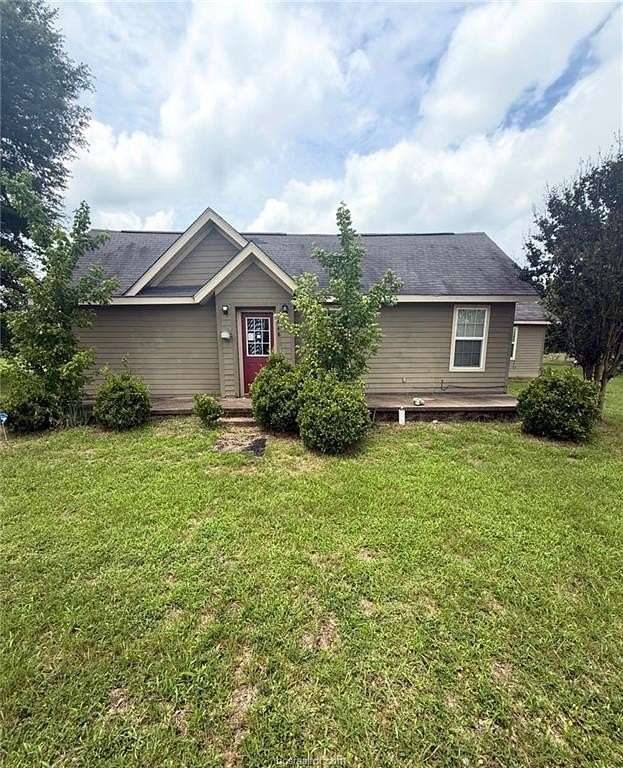 8.45 Acres of Land with Home for Sale in Buffalo, Texas