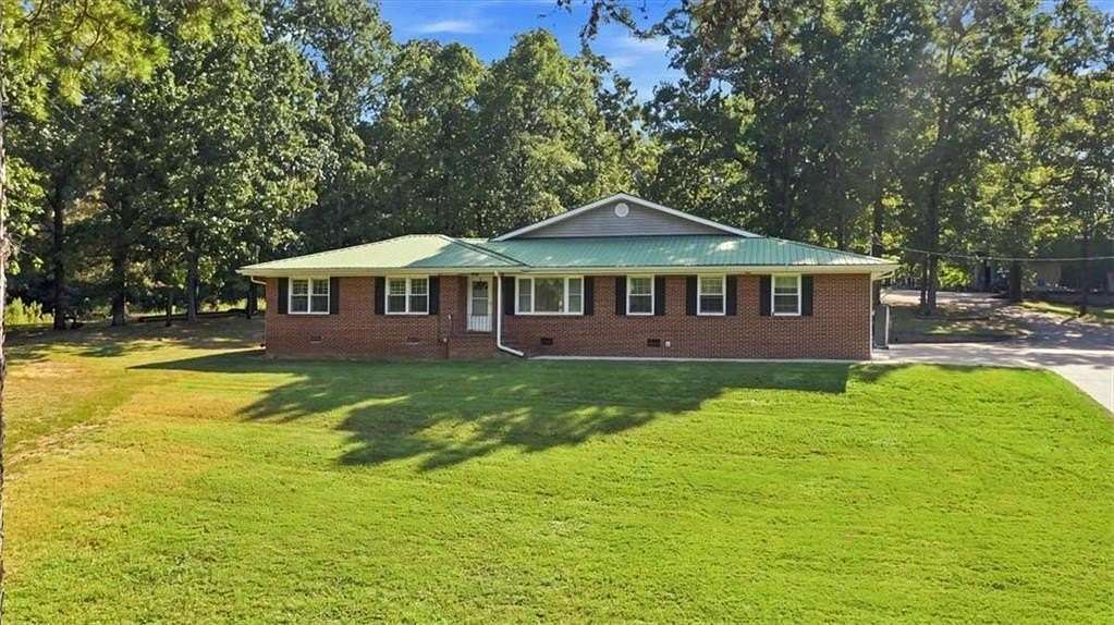 4.1 Acres of Land with Home for Sale in Silver Creek, Georgia