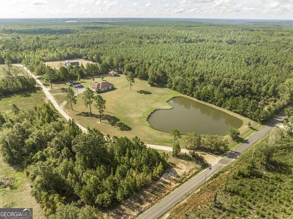 5.6 Acres of Land with Home for Sale in Eastman, Georgia