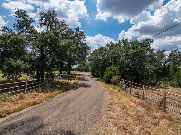 25 Acres of Land for Sale in Iredell, Texas