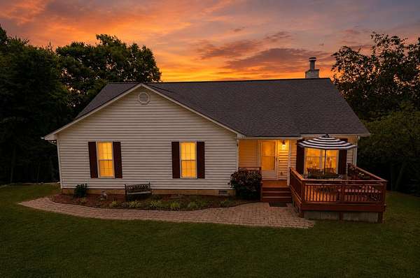 10 Acres of Land with Home for Sale in Dayton, Tennessee