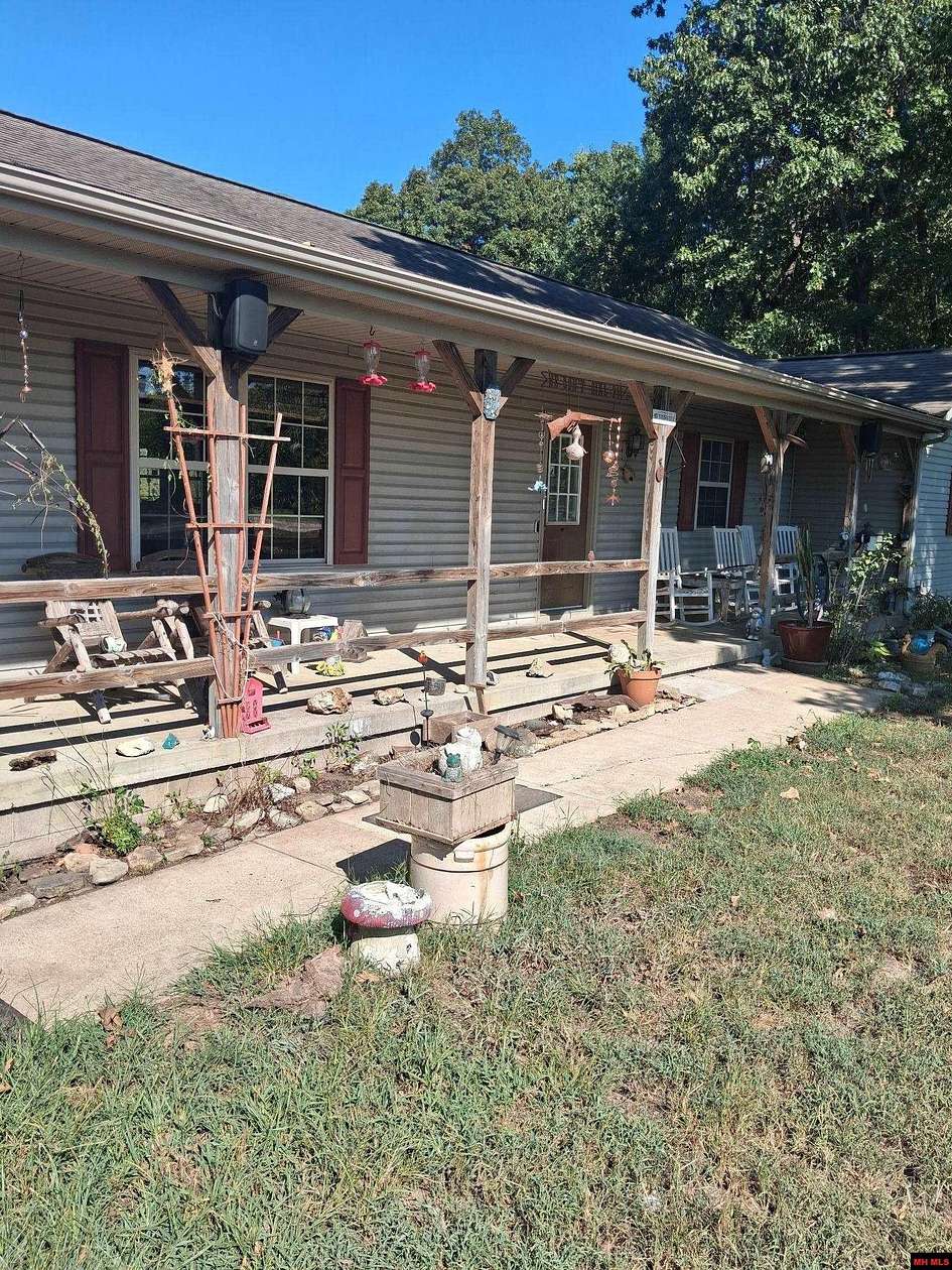 14.6 Acres of Land with Home for Sale in Midway, Arkansas