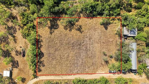 0.86 Acres of Land for Sale in Jourdanton, Texas