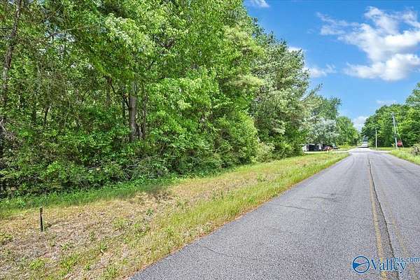 1 Acre of Residential Land for Sale in Falkville, Alabama