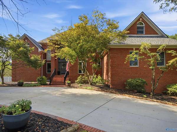 1.67 Acres of Land with Home for Sale in Huntsville, Alabama