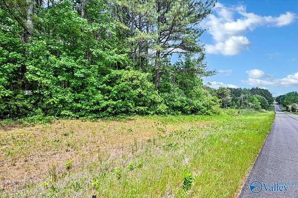 1 Acre of Residential Land for Sale in Falkville, Alabama