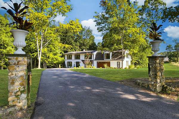 5.44 Acres of Land with Home for Sale in Dickson, Tennessee