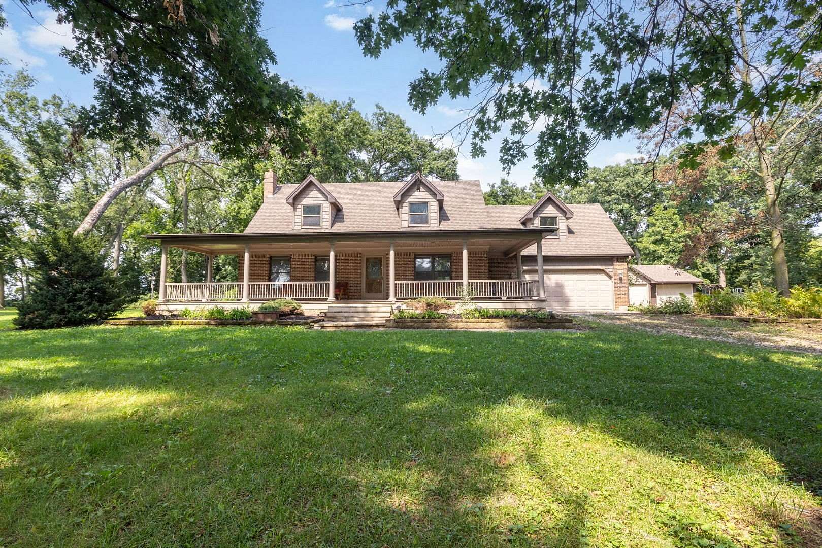 7.5 Acres of Land with Home for Sale in Woodstock, Illinois