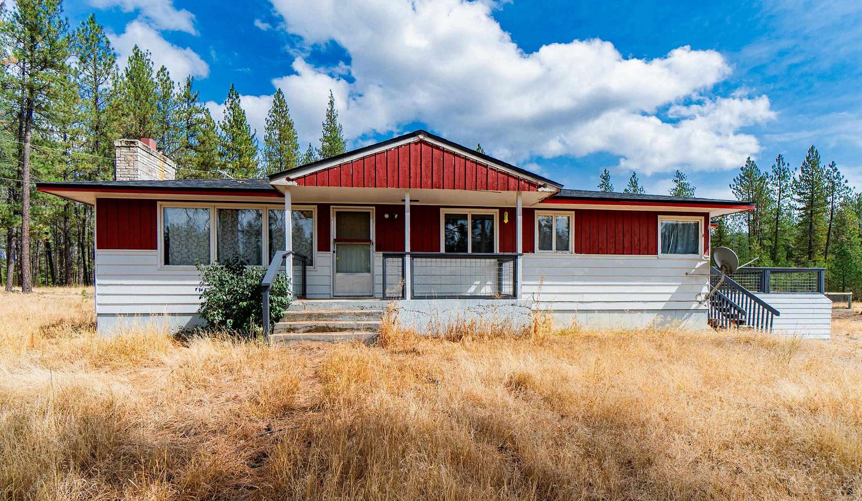 12 Acres of Land with Home for Sale in Springdale, Washington