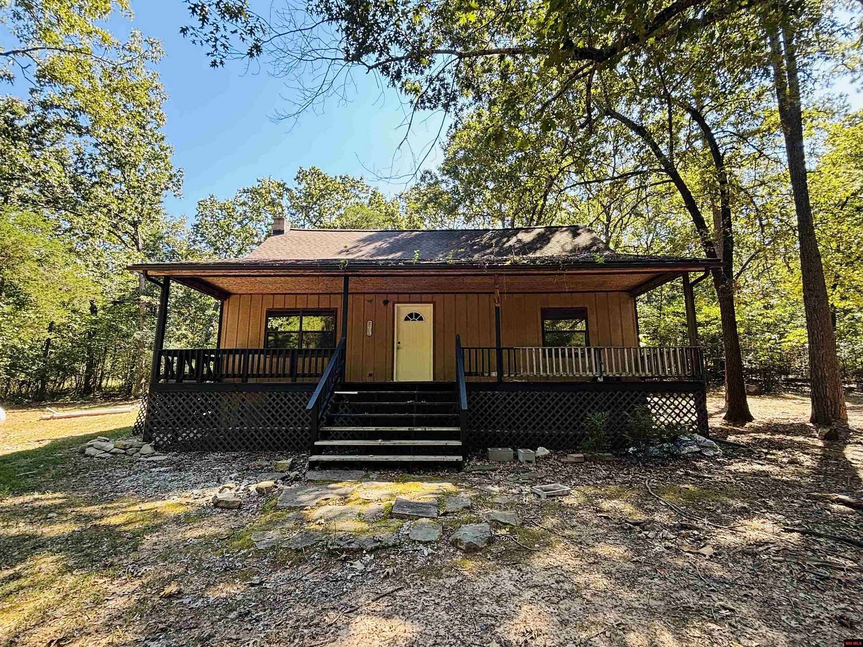 2.5 Acres of Land with Home for Sale in Flippin, Arkansas
