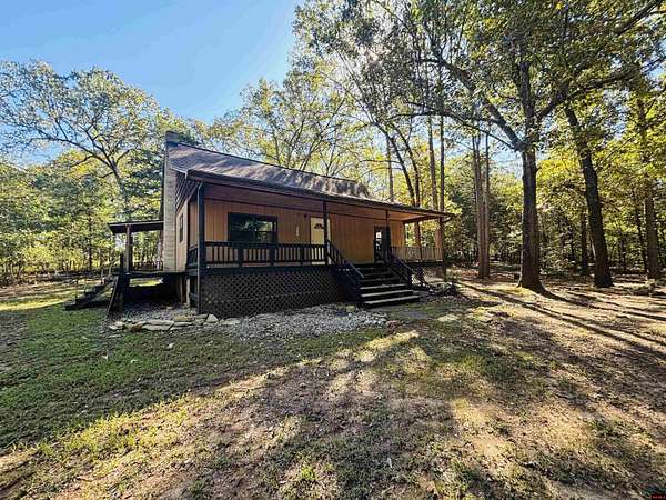 2.5 Acres of Land with Home for Sale in Flippin, Arkansas