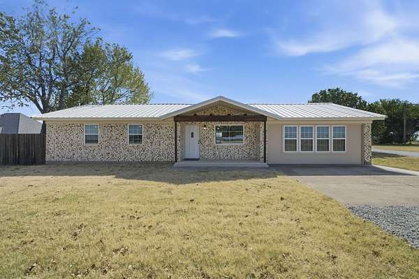 2.89 Acres of Land with Home for Sale in Eastland, Texas