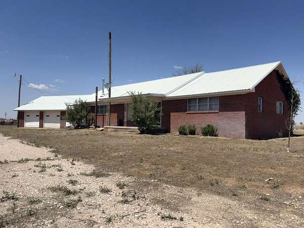 11 Acres of Land with Home for Sale in Muleshoe, Texas