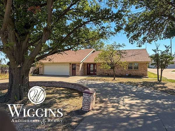 2.5 Acres of Improved Mixed-Use Land for Sale in Enid, Oklahoma