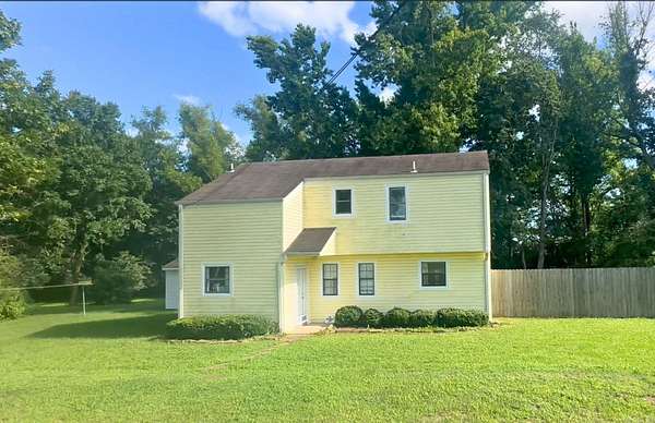 1.64 Acres of Land with Home for Sale in Greenbrier, Arkansas