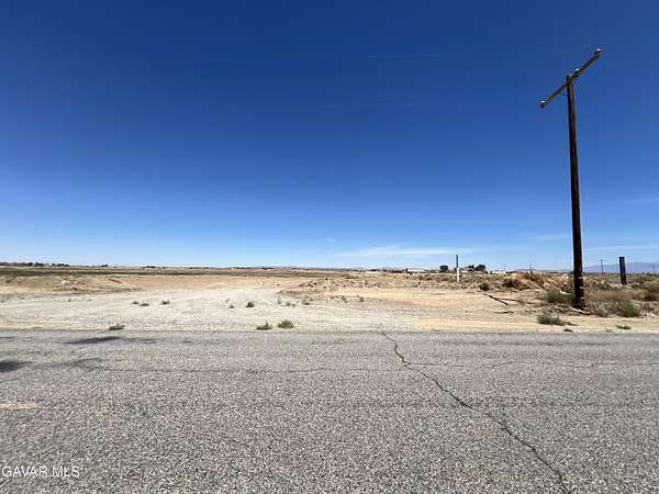 20 Acres of Agricultural & Residential Land for Sale in Lancaster, California