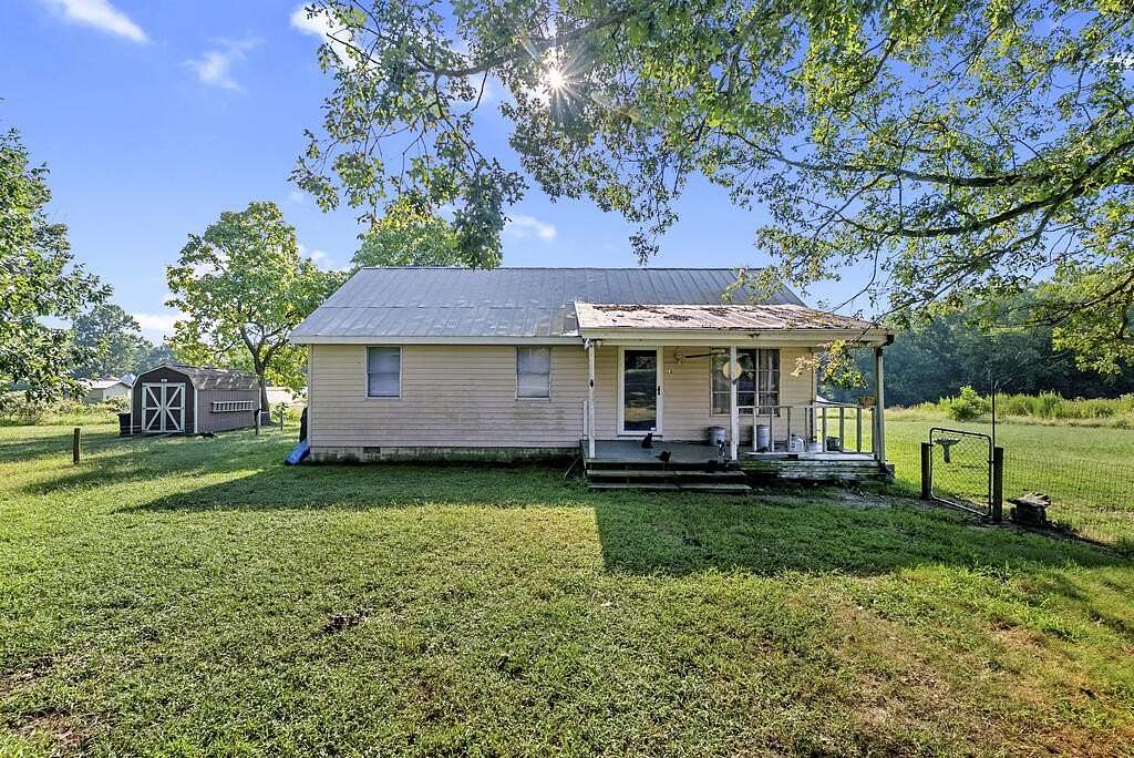 13.7 Acres of Land with Home for Sale in Cumberland, Virginia