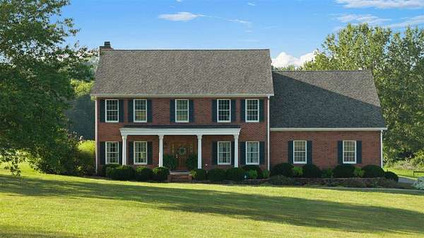 13.8 Acres of Land with Home for Sale in Glasgow, Kentucky