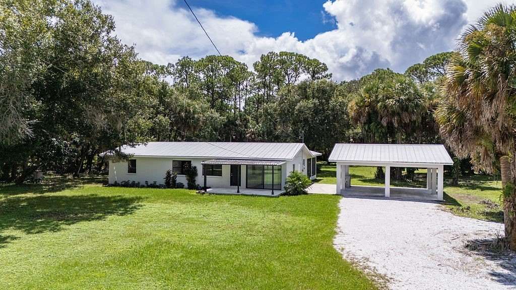 4.6 Acres of Land with Home for Sale in Vero Beach, Florida
